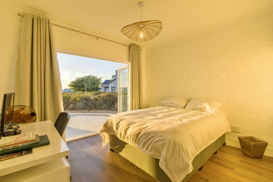 5 Bedroom Property for Sale in Grotto Bay Western Cape